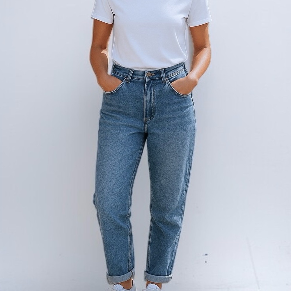 Vintage 80’s / 90’s Lee Rider Distressed Mom Jeans in Medium Wash | Size 14